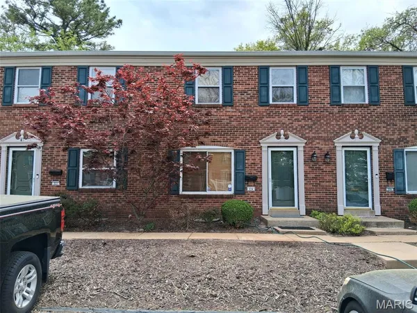 $1,800,000 | 1025 Lacouer Drive, Kirkwood, MO 63122