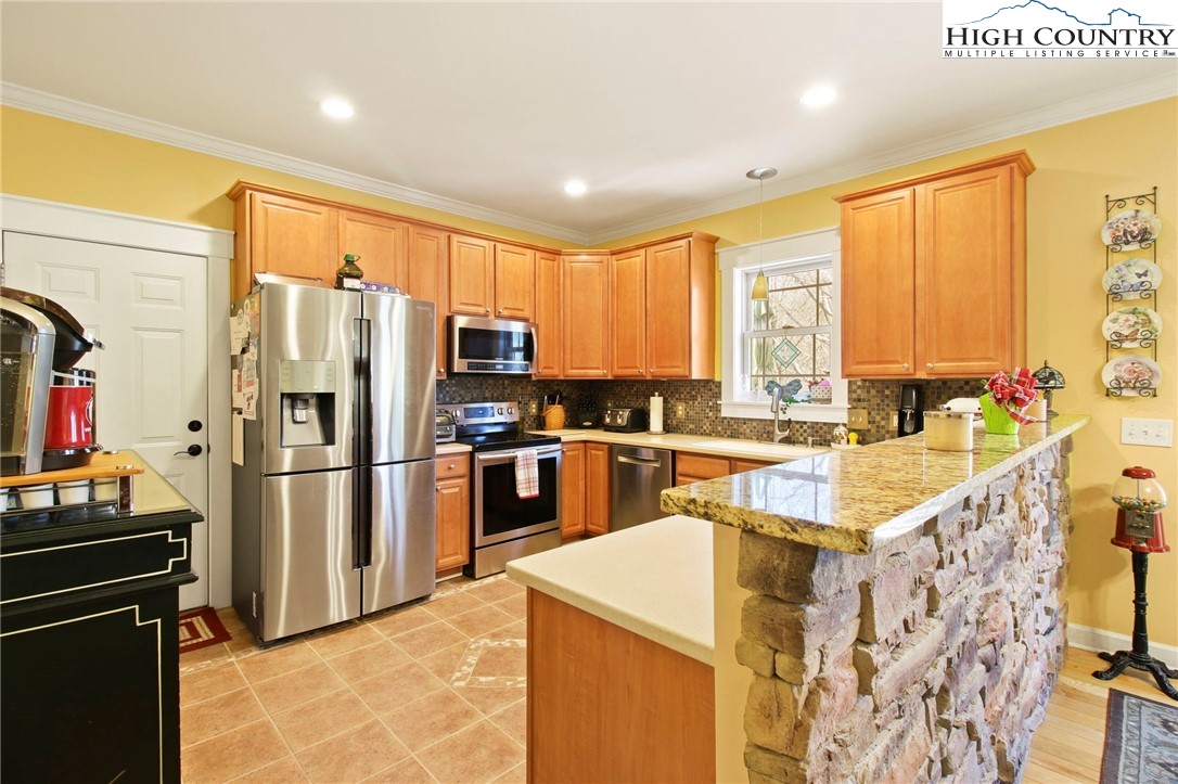 124 Bryce Way Boone, NC 28607 - Photo 5 of 50 Gallery Image 5