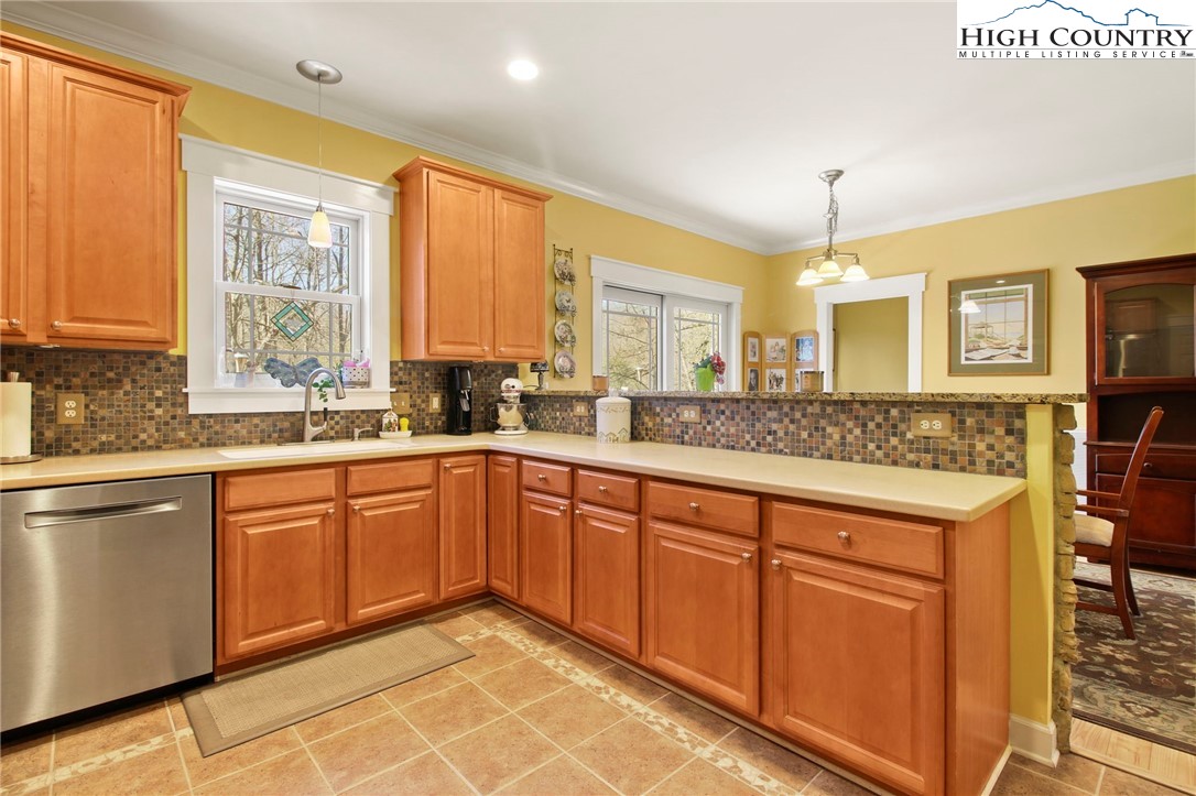 124 Bryce Way Boone, NC 28607 - Photo 10 of 50 Gallery Image 10