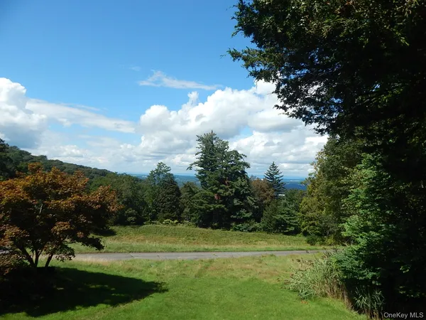 $575,000 | 5 Eagle Head Road, Cornwall-on-Hudson, NY 12520