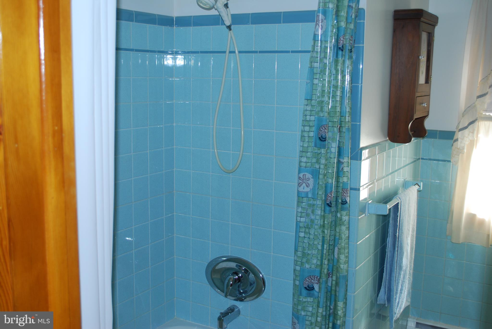 4432 Upper Beckleysville Road Hampstead, MD 21074 - Photo 12 of 23 Main floor bath