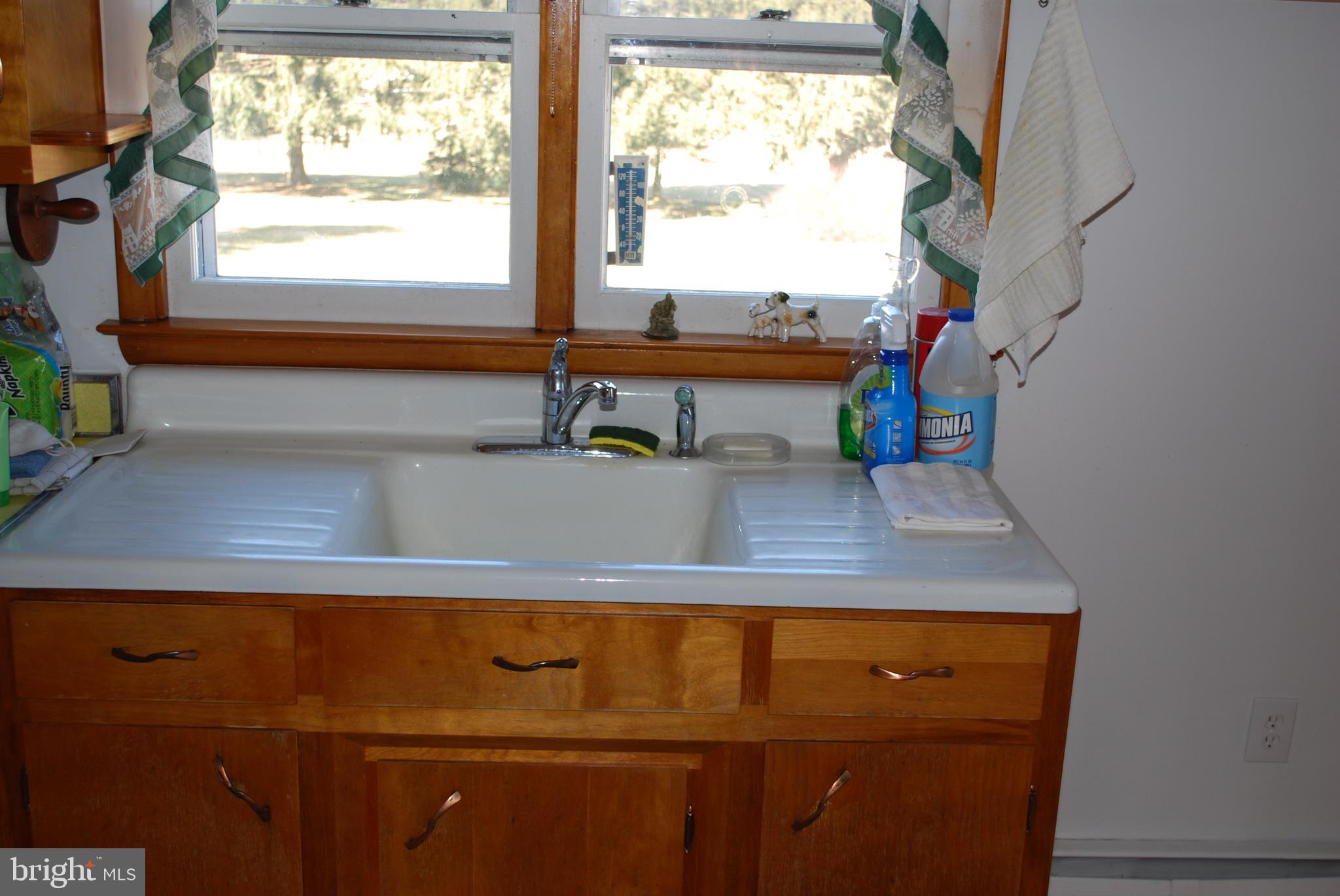 4432 Upper Beckleysville Road Hampstead, MD 21074 - Photo 8 of 23 Kitchen