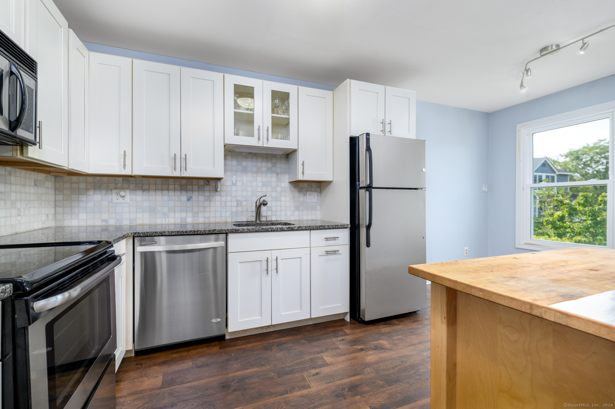 117 Fawn Ridge Lane, Unit 117 Norwalk, CT 06851 - Photo 3 of 23