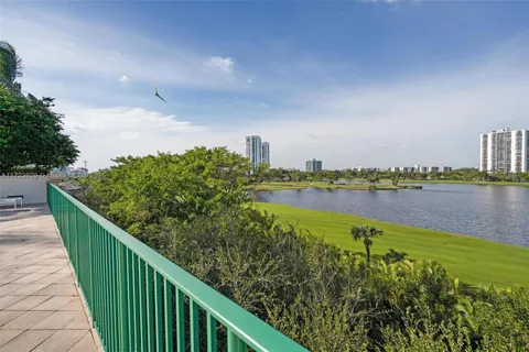$579,000 | 20000 East Country Club Drive, Unit 206, Aventura, FL 33180