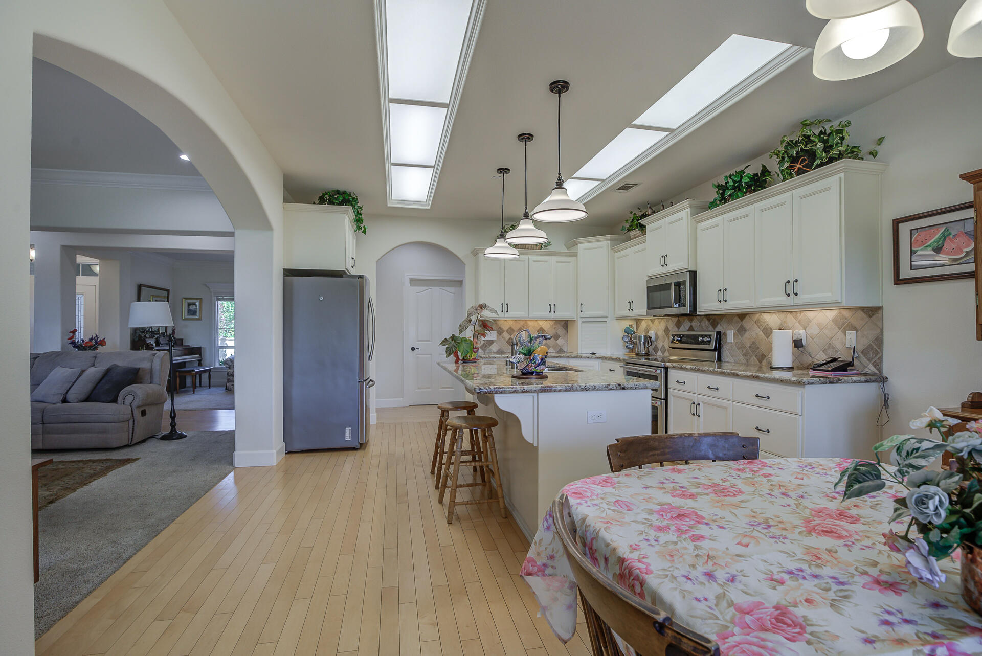 2000 Princeton Way Redding, CA 96003 - Photo 19 of 60 Princeton-17