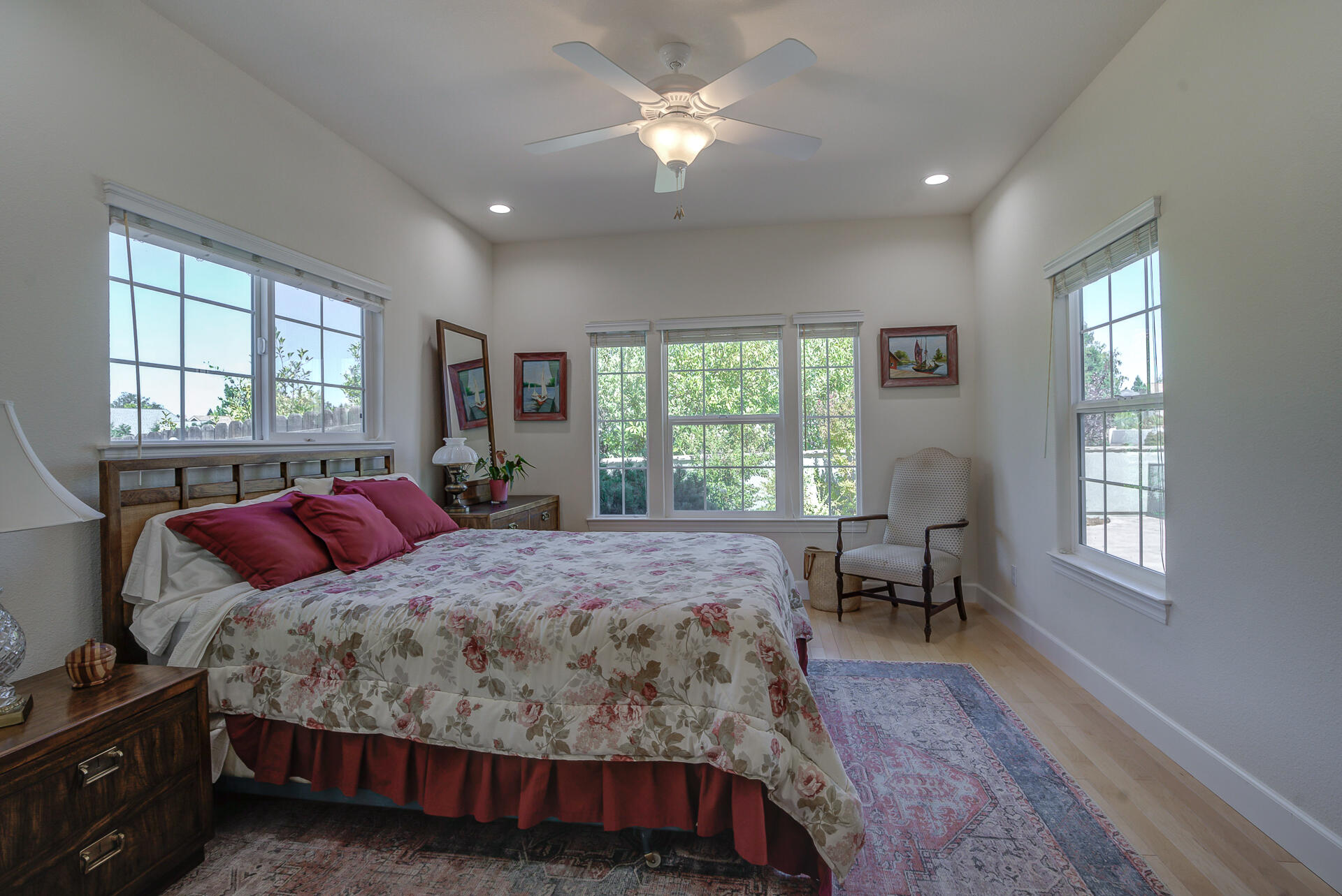 2000 Princeton Way Redding, CA 96003 - Photo 36 of 60 a bedroom with a bed and a window