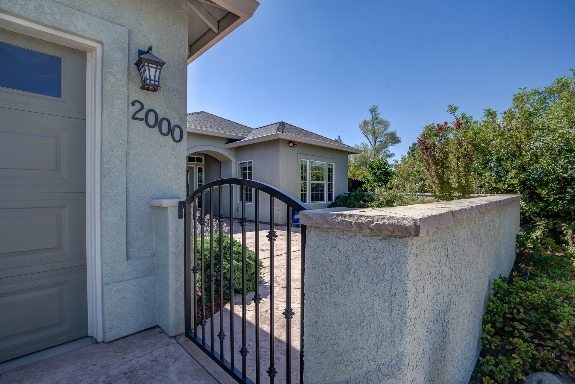 2000 Princeton Way Redding, CA 96003 - Photo 58 of 60 a front view of a house with balcony
