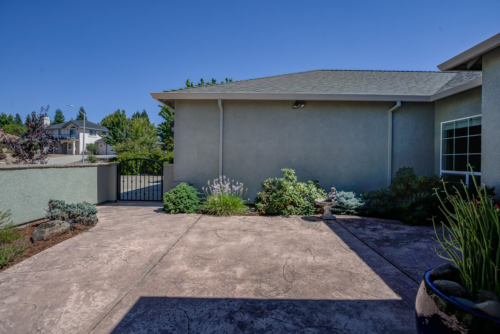 2000 Princeton Way Redding, CA 96003 - Photo 59 of 60 a front view of a house with a yard