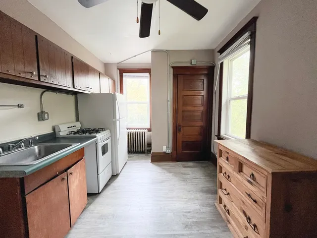 $900 | 216 East South Street, Unit 5, Woodstock, IL 60098