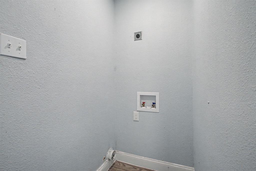 2508 Hillglenn Road Dallas, TX 75228 - Photo 11 of 26 a view of a small room