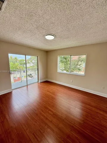 $2,300 | 18830 Northwest 57th Avenue, Unit 301, Hialeah, FL 33015