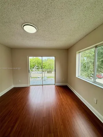 $2,300 | 18830 Northwest 57th Avenue, Unit 301, Hialeah, FL 33015