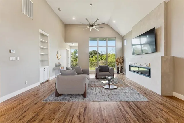 $3,500 | 914 St George Place, DeSoto, TX 75115