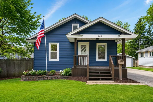 $274,900 | 205 South Margaret Street, Joliet, IL 60436