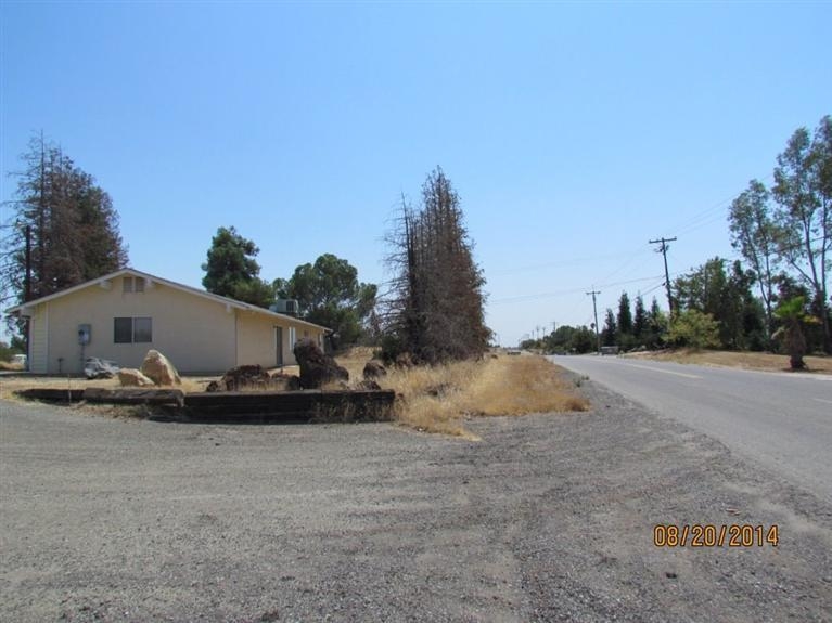 15459 Monreal Road Madera, CA 93636 - Photo 3 of 10 Gallery Image 3