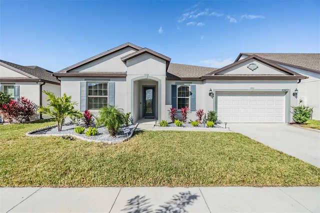 a view of the house with entertaining space