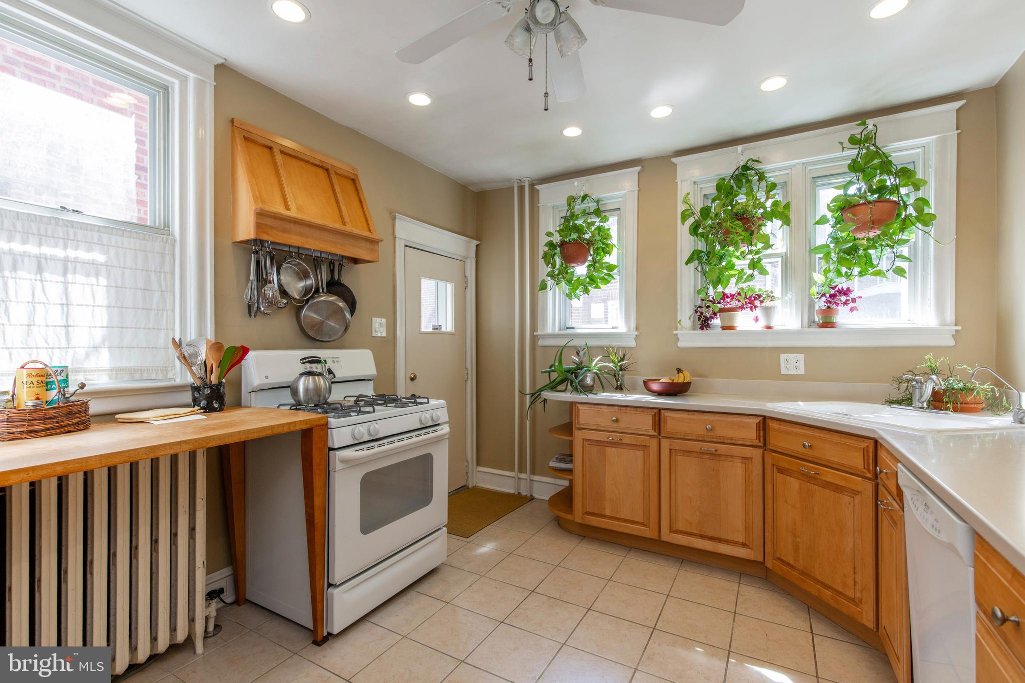 148 Roumfort Road Philadelphia, PA 19119 - Photo 14 of 33 Kitchen