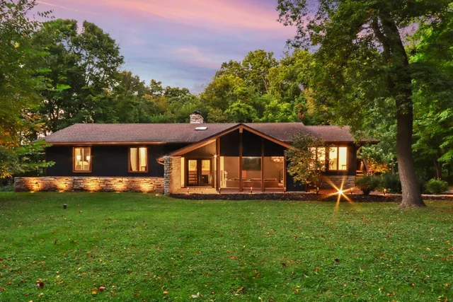 $885,000 | W3552 Wildwood Drive, Geneva, WI 53147