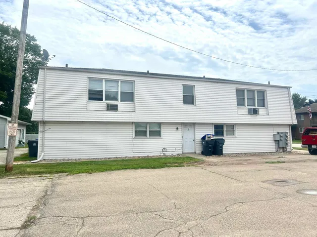 $400,000 | 122 Washington Avenue, Neenah, WI 54956