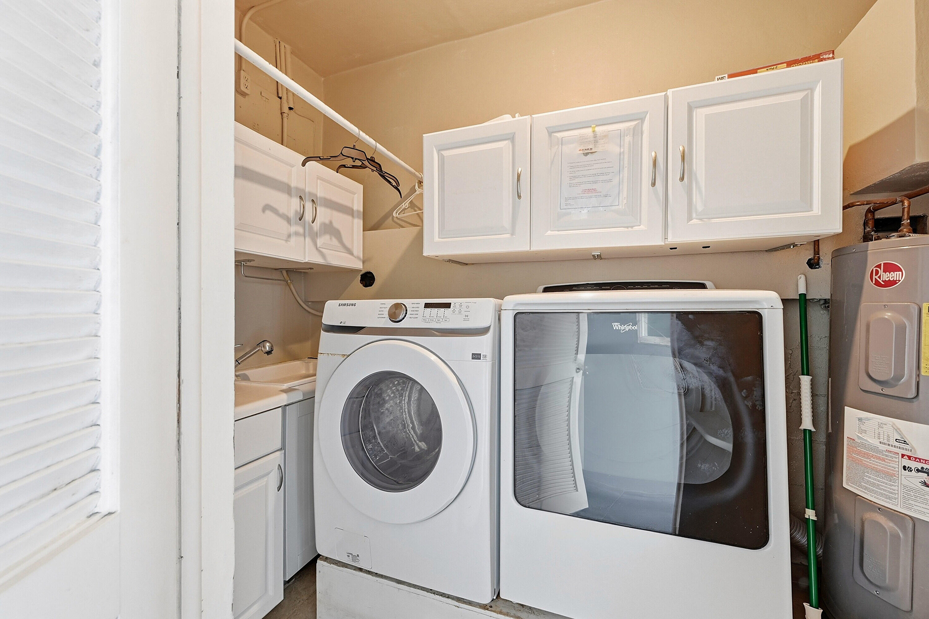 1201 South Riverside Drive, Unit 306 Pompano Beach, FL 33062 - Photo 22 of 53 16_laundry