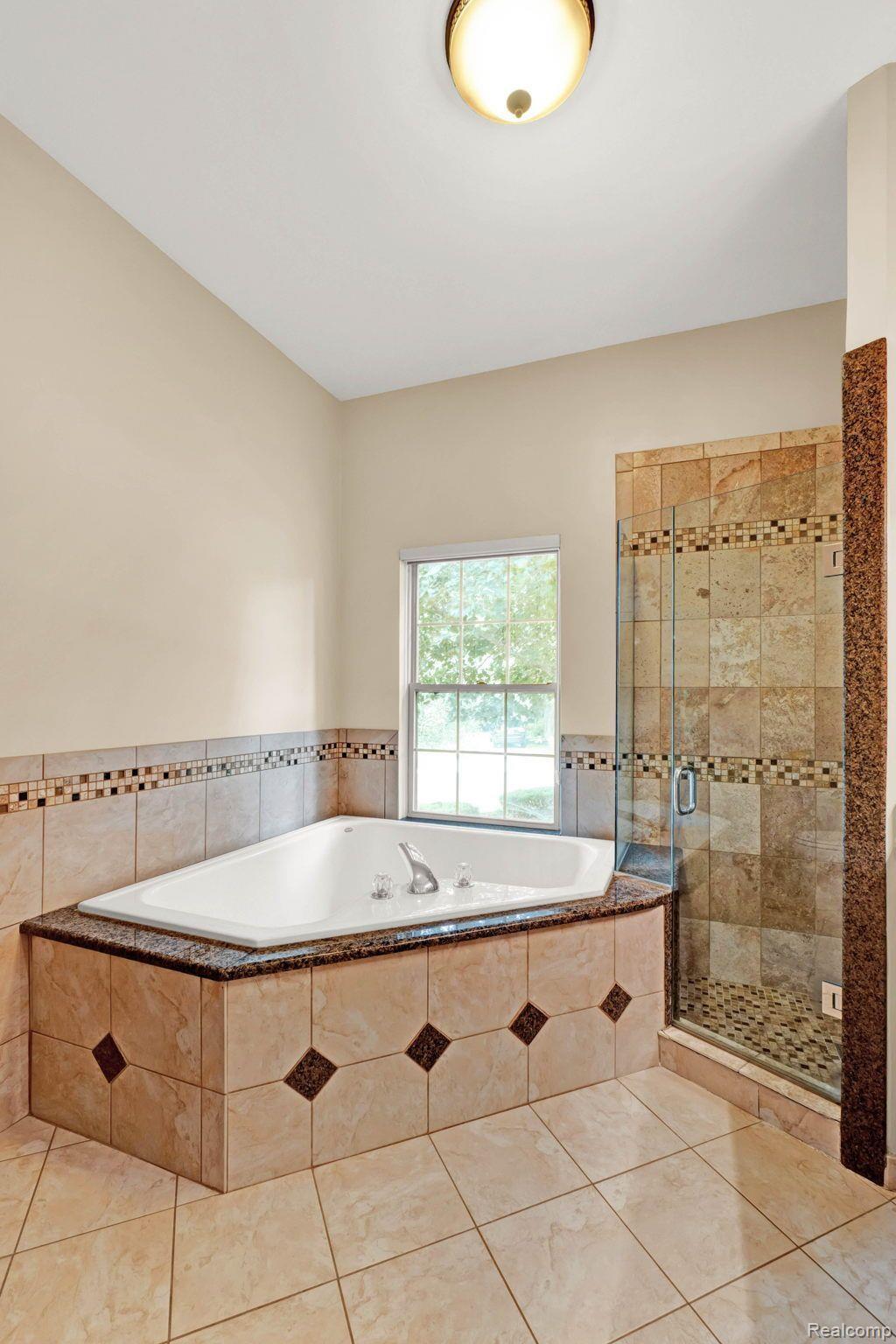 109 Chestnut Ridge Walled Lake, MI 48390 - Photo 28 of 54 Gallery Image 28