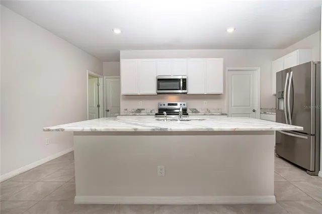 $4,200 | 3513 Hilltop Circle, Bradenton, FL 34211