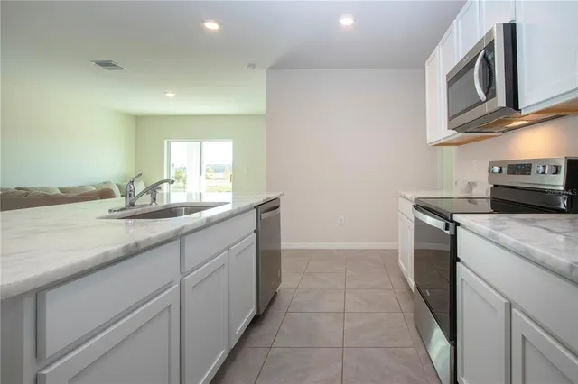 $4,200 | 3513 Hilltop Circle, Bradenton, FL 34211