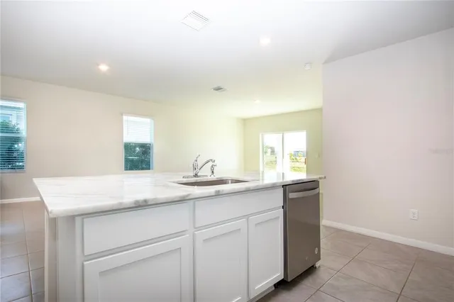 $4,200 | 3513 Hilltop Circle, Bradenton, FL 34211