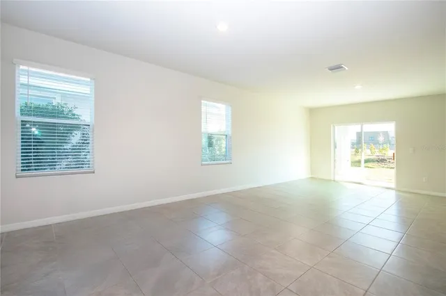 $4,200 | 3513 Hilltop Circle, Bradenton, FL 34211