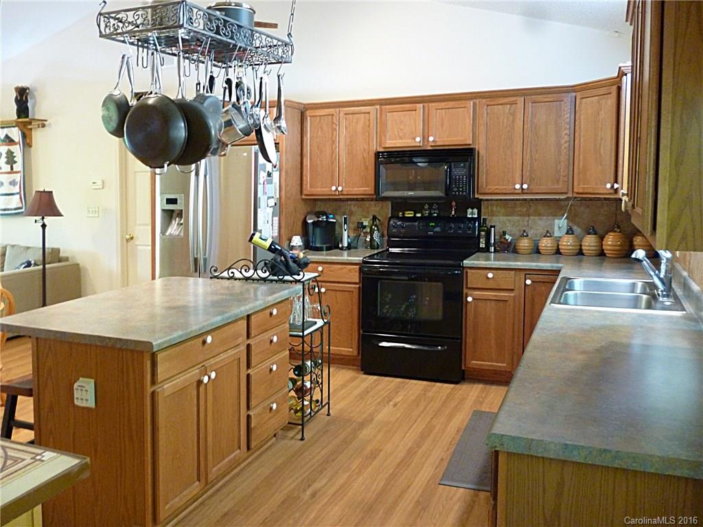 110 Bryant Road Swannanoa, NC 28778 - Photo 11 of 21 Gallery Image 11