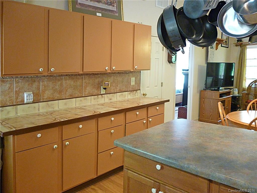 110 Bryant Road Swannanoa, NC 28778 - Photo 12 of 21 Gallery Image 12