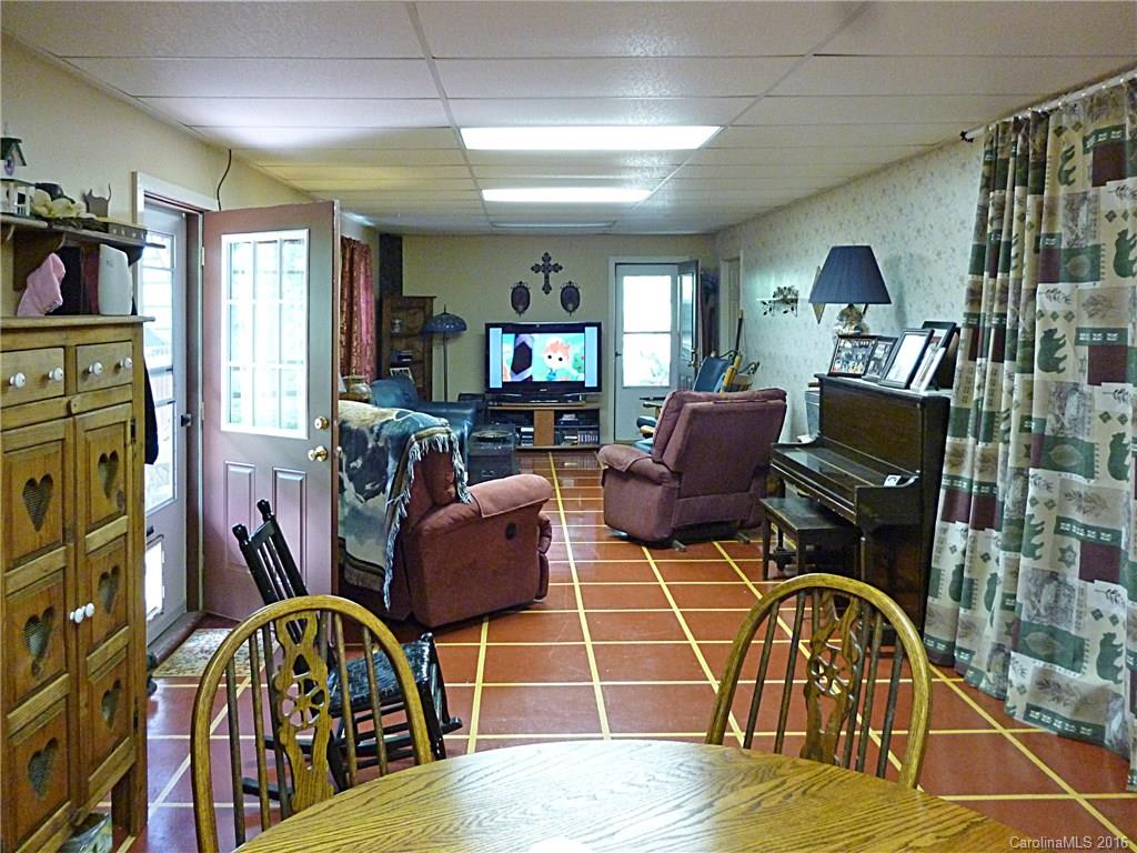 110 Bryant Road Swannanoa, NC 28778 - Photo 13 of 21 Gallery Image 13