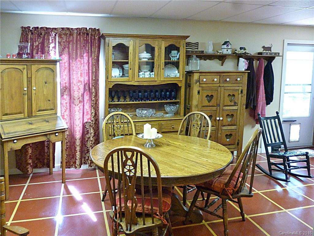 110 Bryant Road Swannanoa, NC 28778 - Photo 16 of 21 Gallery Image 16