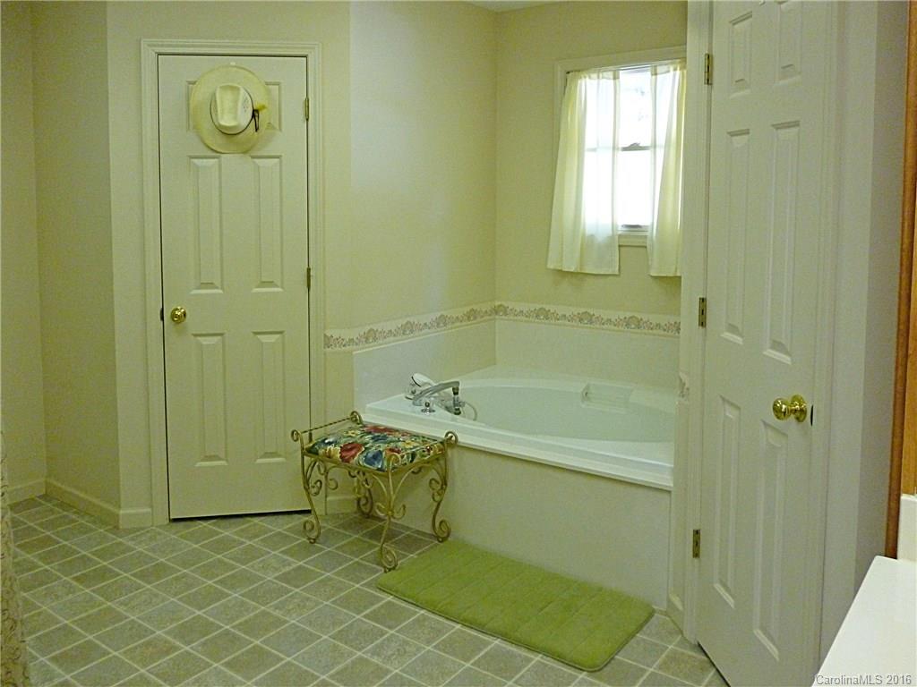 110 Bryant Road Swannanoa, NC 28778 - Photo 19 of 21 Gallery Image 19