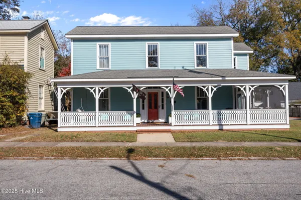 $949,900 | 612 East Main Street, Washington, NC 27889
