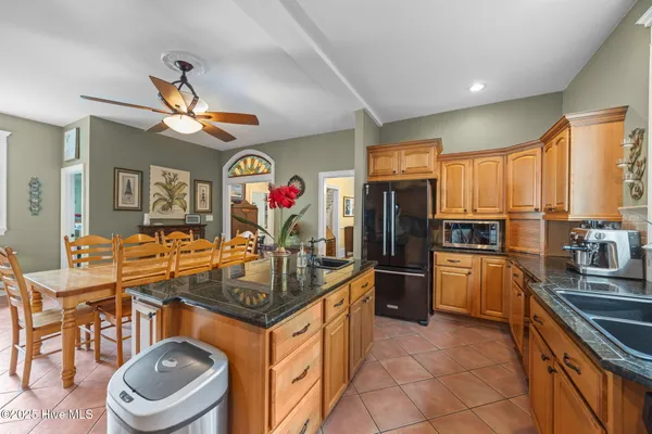 $949,900 | 612 East Main Street, Washington, NC 27889