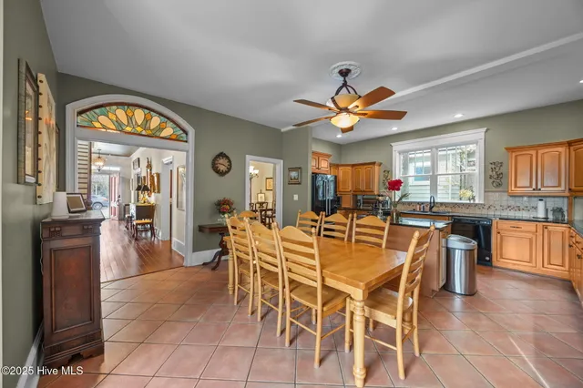 $949,900 | 612 East Main Street, Washington, NC 27889