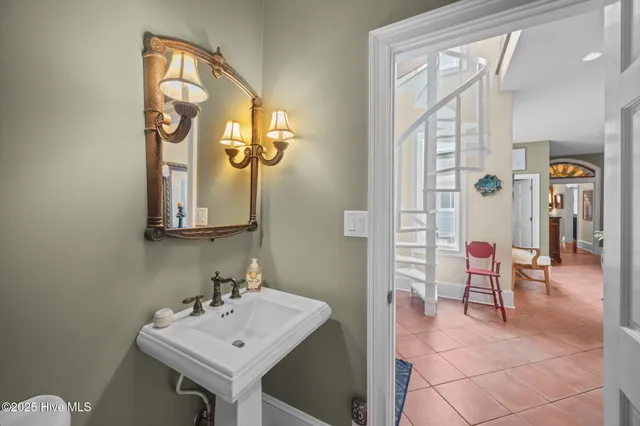 $949,900 | 612 East Main Street, Washington, NC 27889