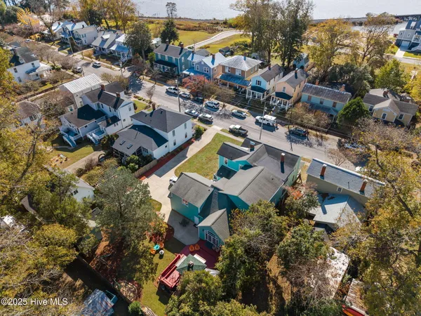 $949,900 | 612 East Main Street, Washington, NC 27889