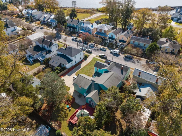 $949,900 | 612 East Main Street, Washington, NC 27889