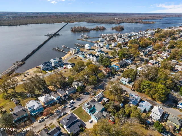 $949,900 | 612 East Main Street, Washington, NC 27889