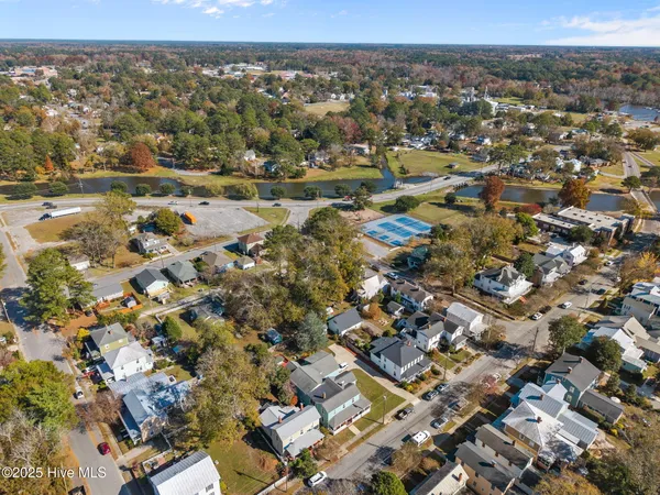 $949,900 | 612 East Main Street, Washington, NC 27889