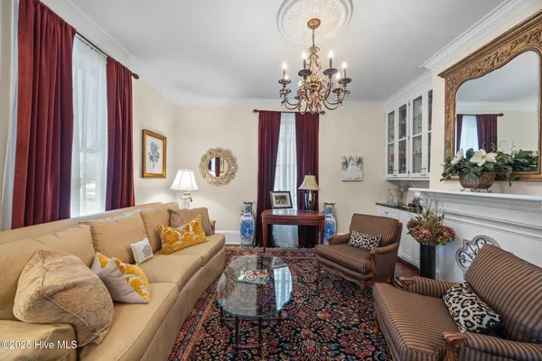 $949,900 | 612 East Main Street, Washington, NC 27889