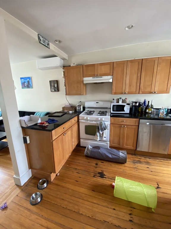 15 Cooper Street, Unit 4 Boston, MA 02113 - Photo 3 of 18