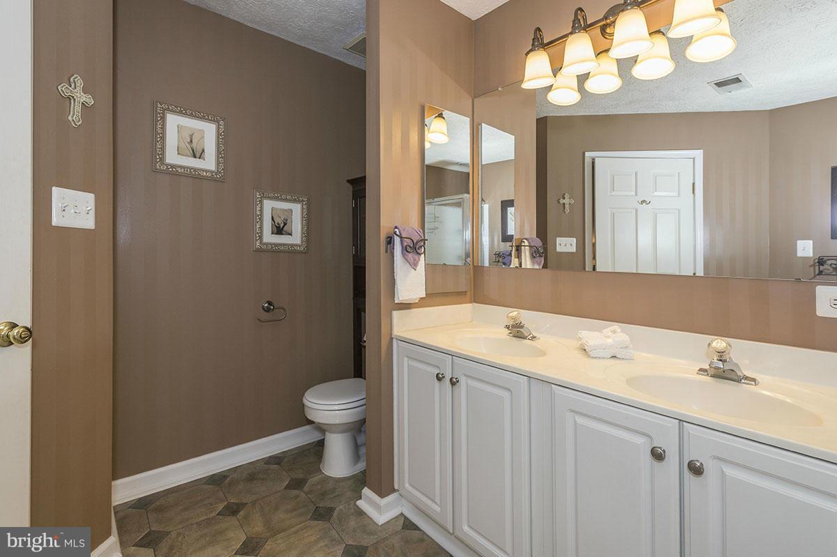 1713 Algonquin Road Frederick, MD 21701 - Photo 17 of 30 Bath (Master)