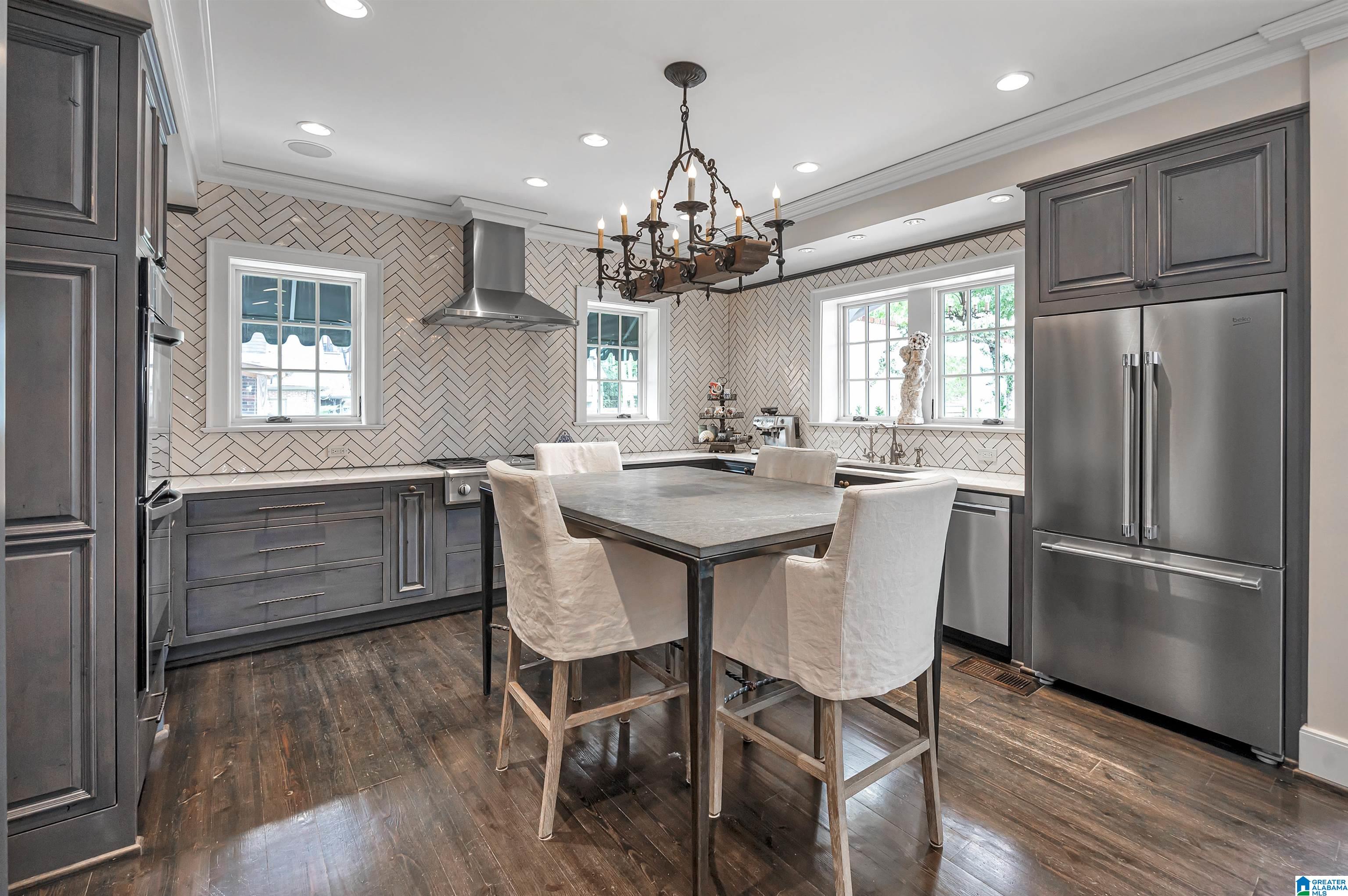 308 La Playa Place Birmingham, AL 35209 - Photo 7 of 32