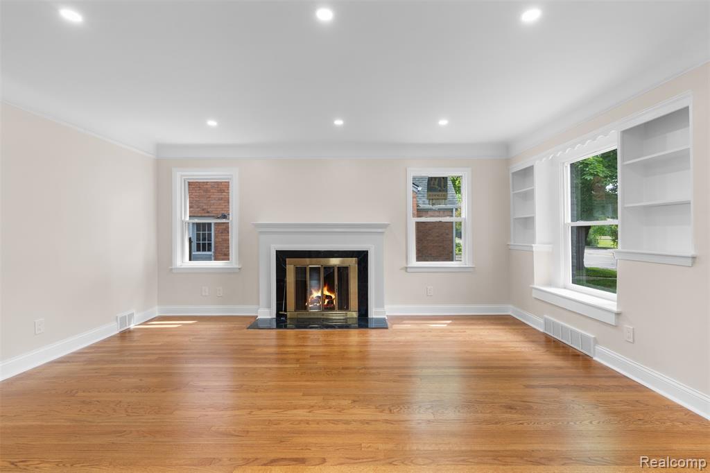 1388 Vernier Road Grosse Pointe, MI 48236 - Photo 3 of 25