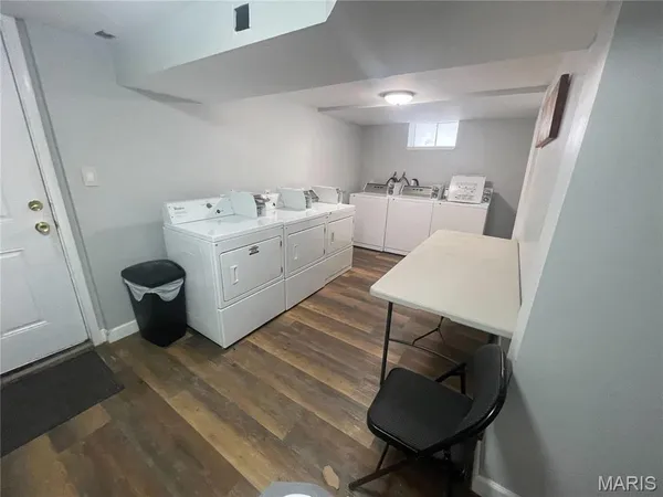 $850 | 255 Chambers Road, Unit A, St. Louis, MO 63137