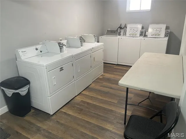 $850 | 255 Chambers Road, Unit A, St. Louis, MO 63137