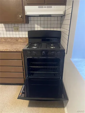 $850 | 255 Chambers Road, Unit A, St. Louis, MO 63137